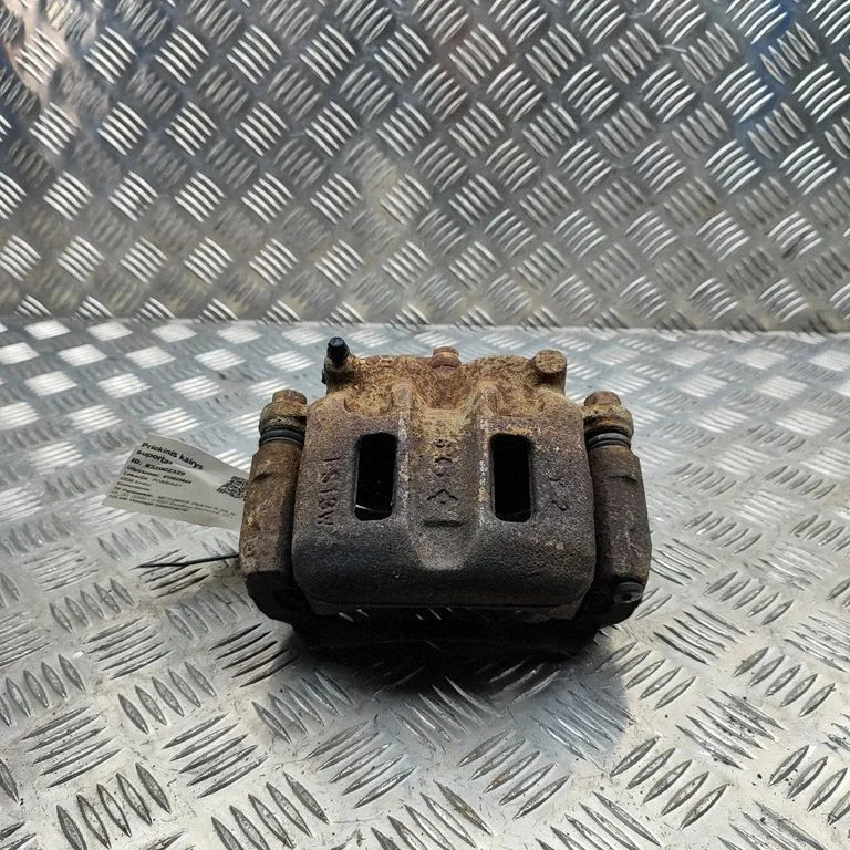 Front brake caliper MR510537