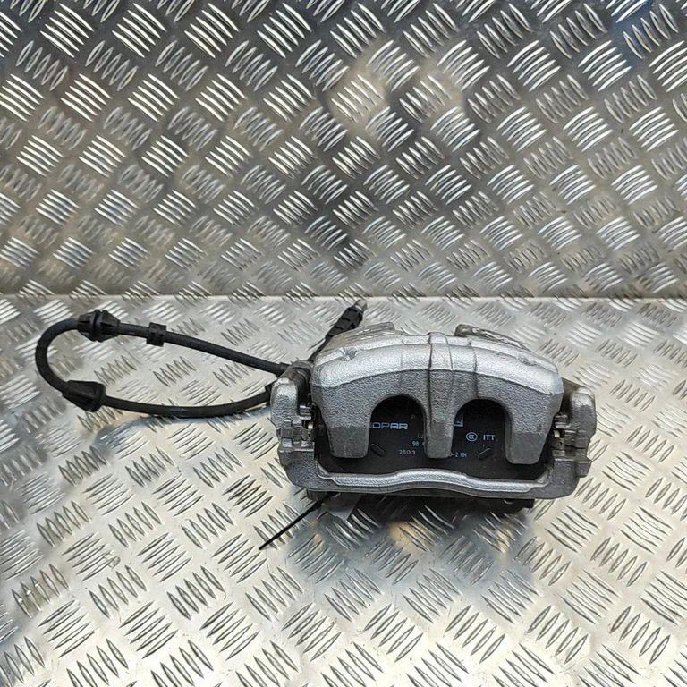 Zacisk hamulcowy przedni 9837686280
