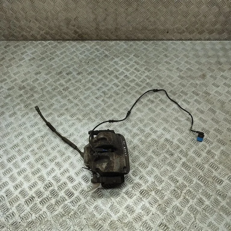 Priekšējais bremžu suports A2054210281
