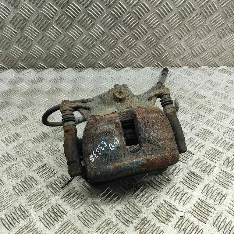 Priekšējais bremžu suports 8V0615124D