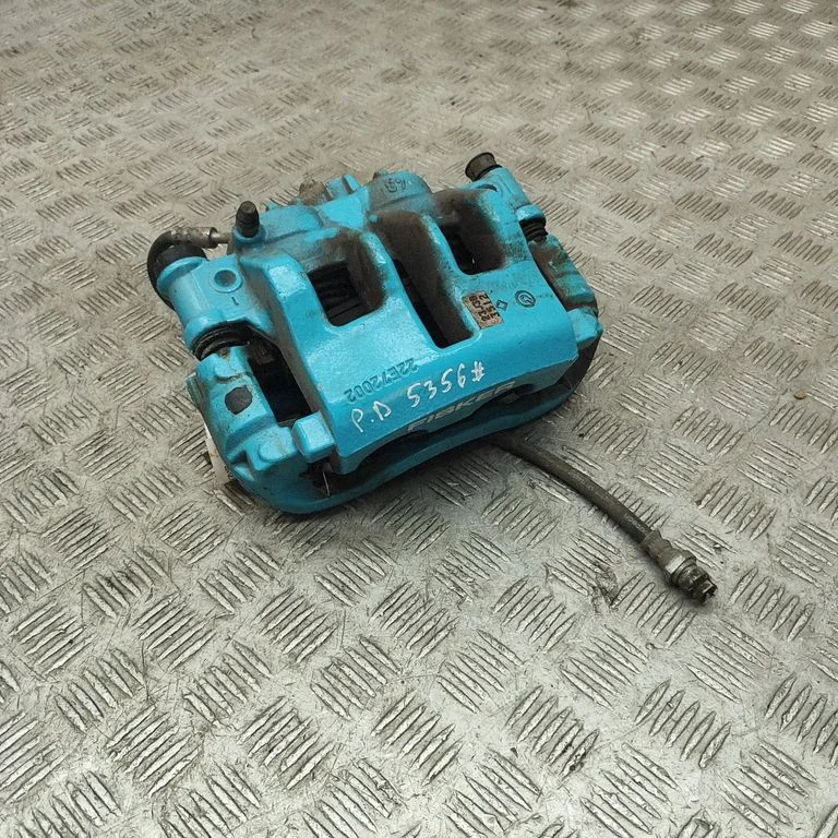 Front brake caliper – right