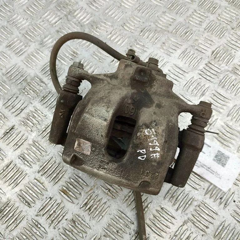 Front brake caliper 47730F4010