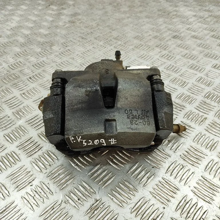 Front brake caliper 4775076010