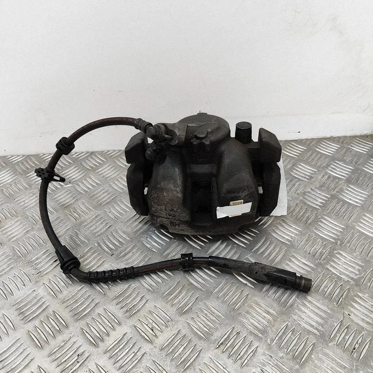 Front brake caliper 9822503180