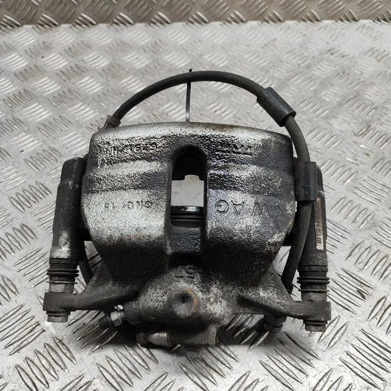 Priekšējais bremžu suports 8V0615123