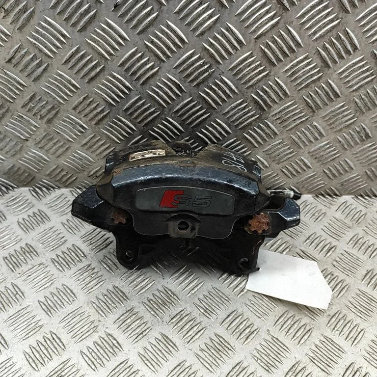 Priekšējais bremžu suports 8T0615124B