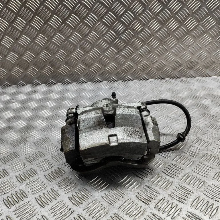 Front brake caliper 4775076010