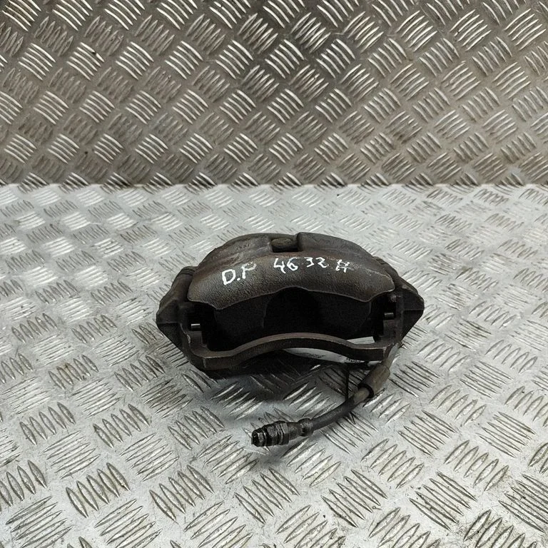 Front brake caliper – Volkswagen e-Golf (2014-)