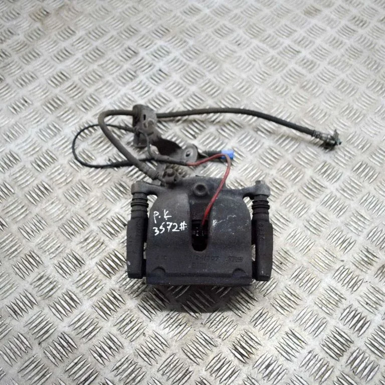 Front brake caliper 6870349