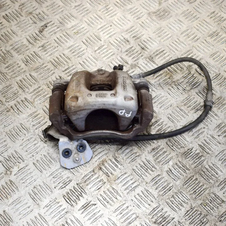 Priekšējais bremžu suports – labā