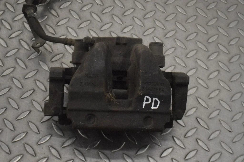 Front brake caliper 34471664