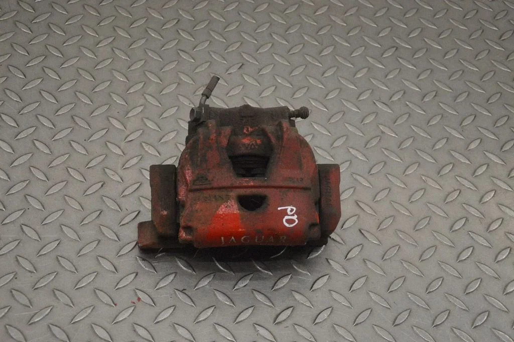 Front brake caliper – right