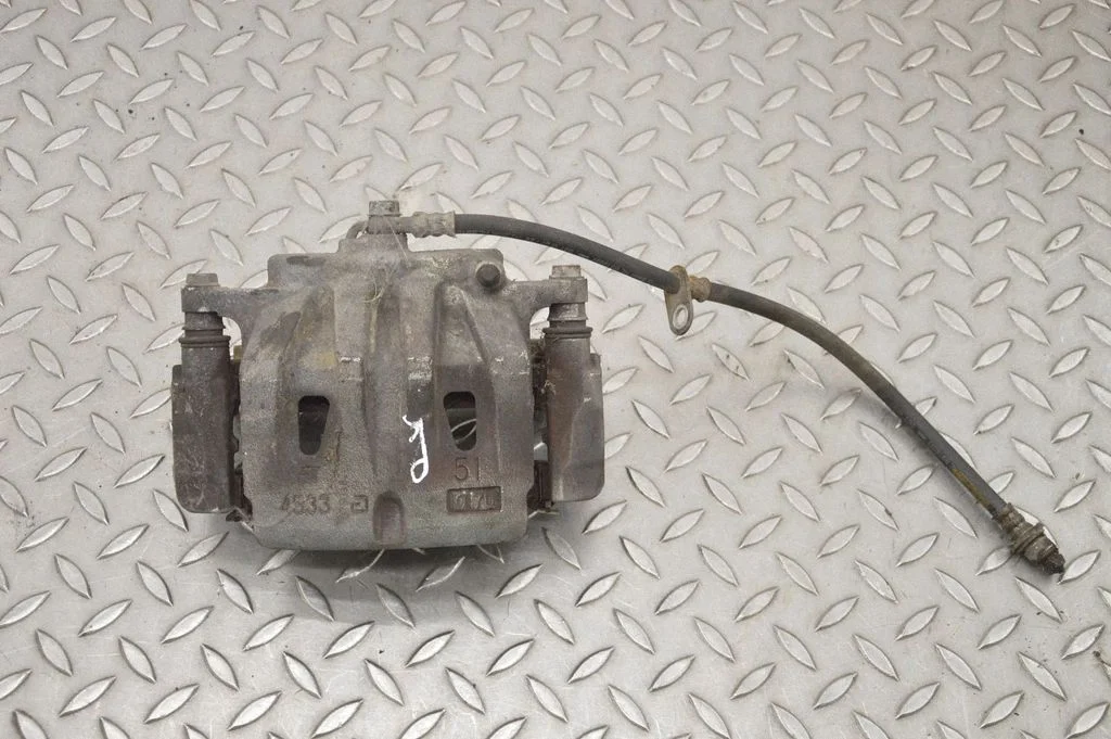 Esimene pidurisadul – Lexus ES VII XZ10 (2018-2021), vasak