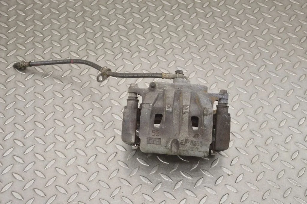 Esimene pidurisadul – Lexus ES VII XZ10 (2018-2021), parem