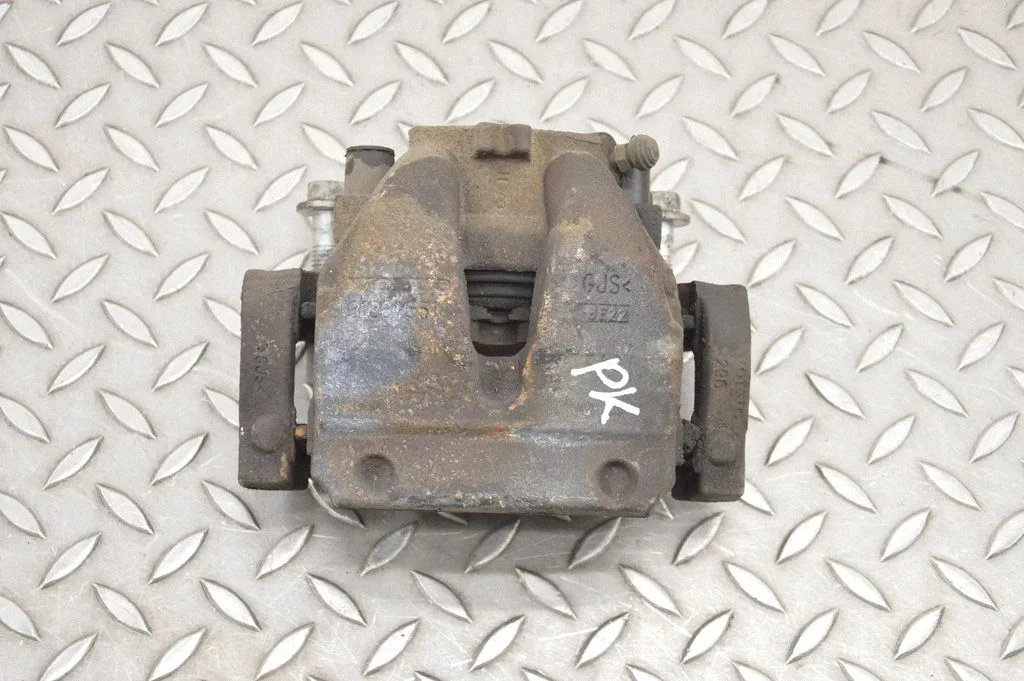 Front brake caliper – left