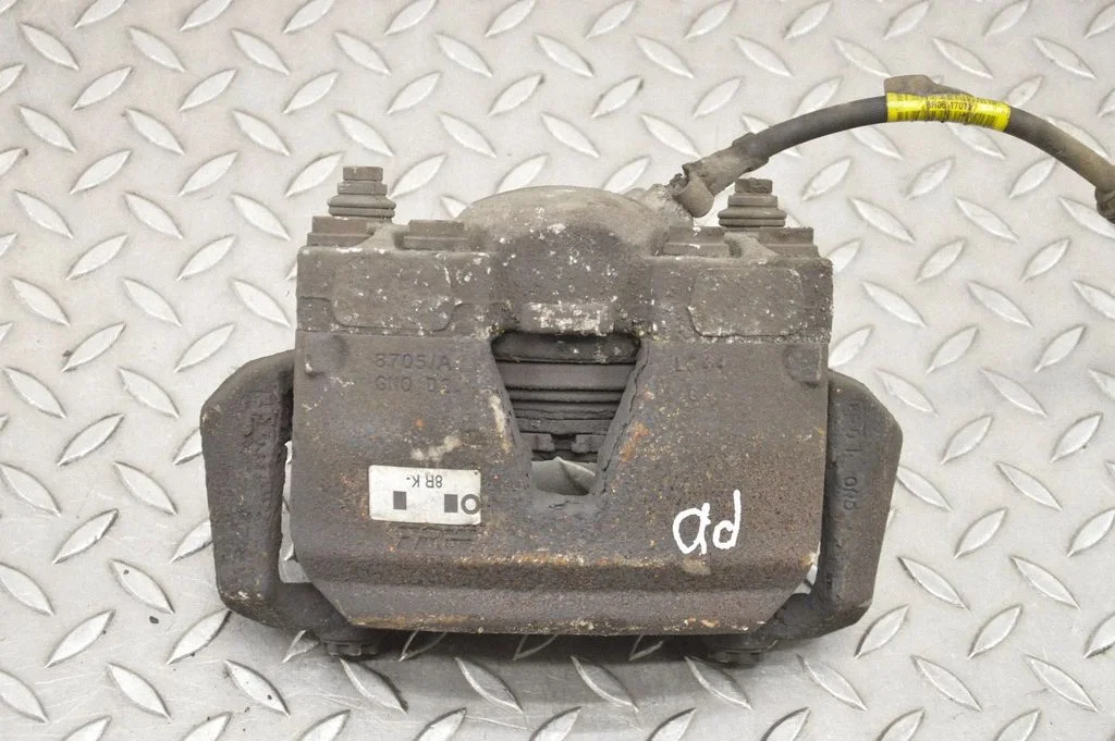 Front brake caliper – right