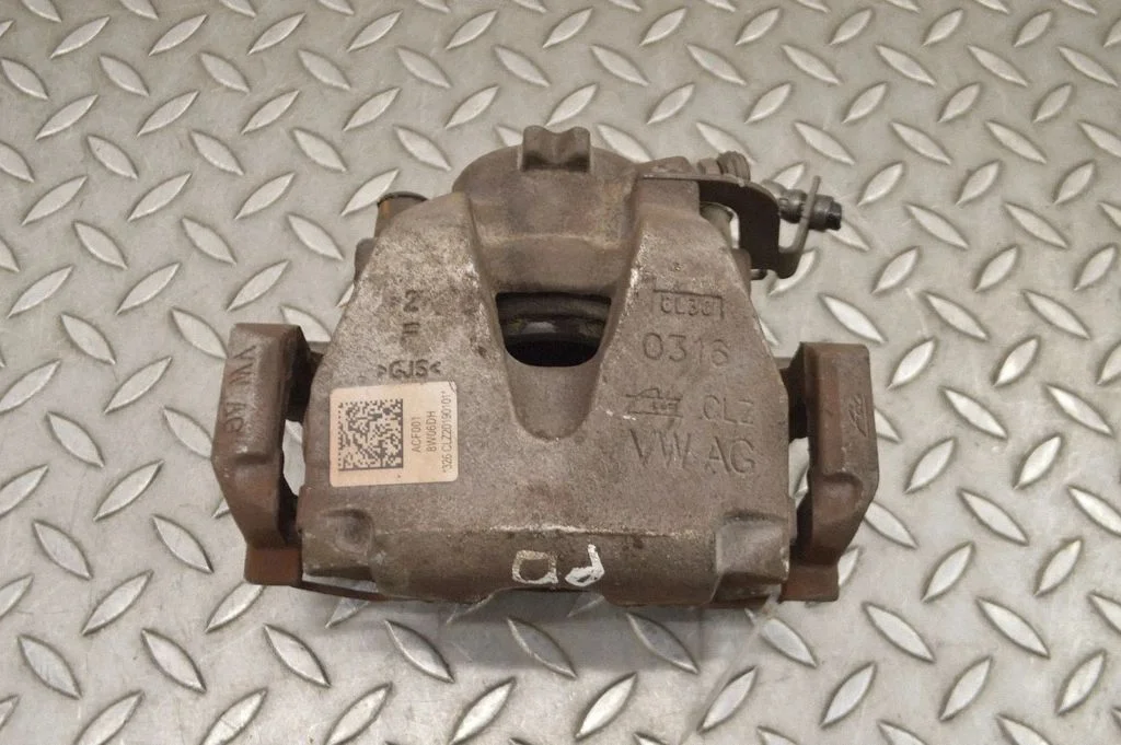 Front brake caliper 8W06DH