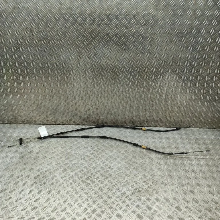 Handbrake/parking brake wiring cable