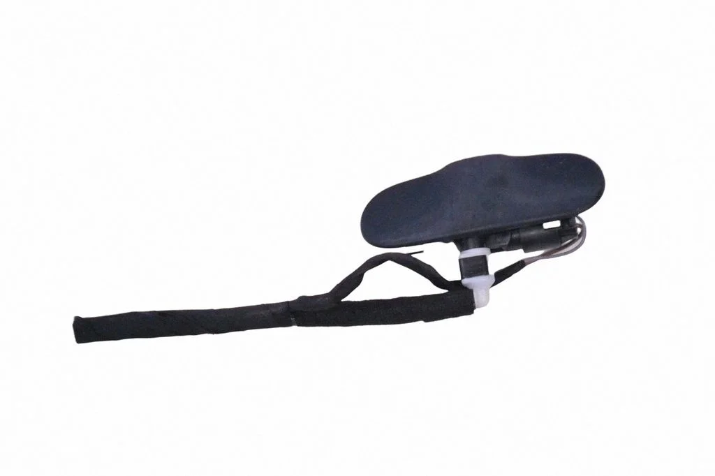 Priekšējā stikla logu šķidruma sprausla(-s) 8R0955988B