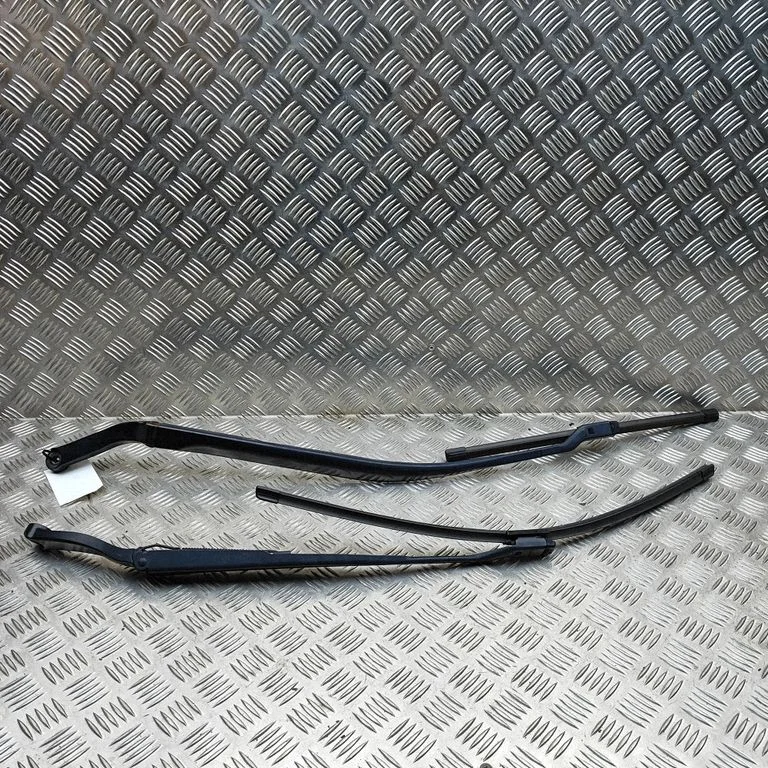 Priekšējā stikla tīrītājs 670001643