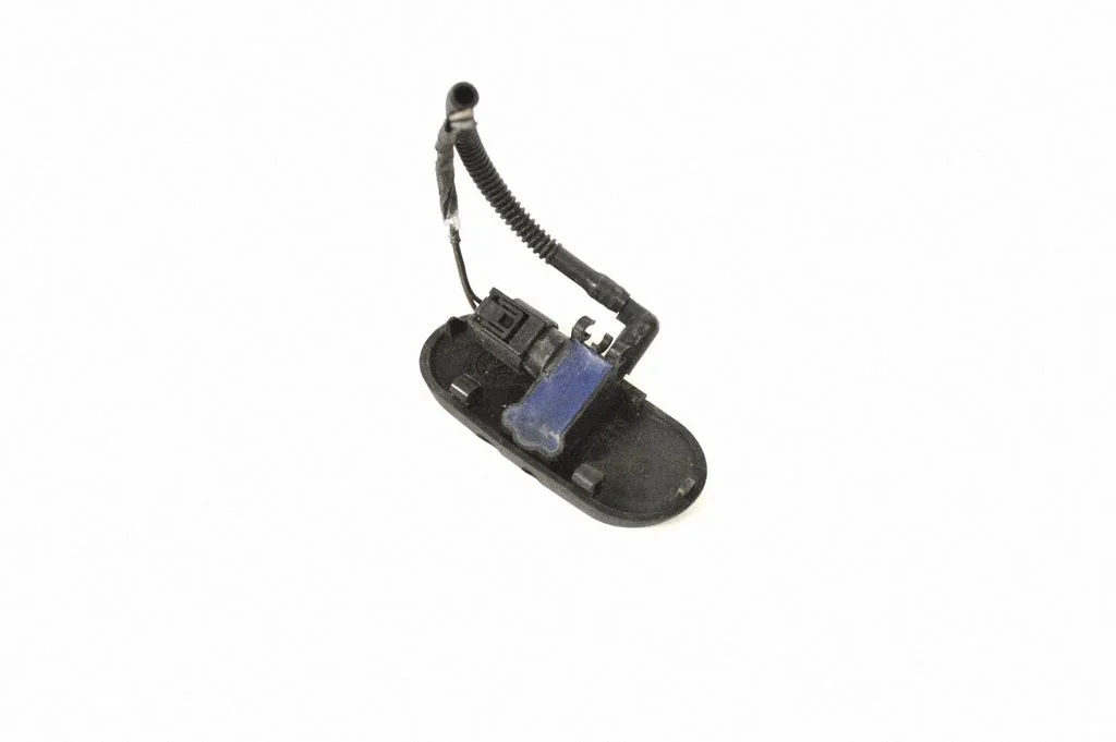 Priekšējā stikla logu šķidruma sprausla(-s) 8P0955988C