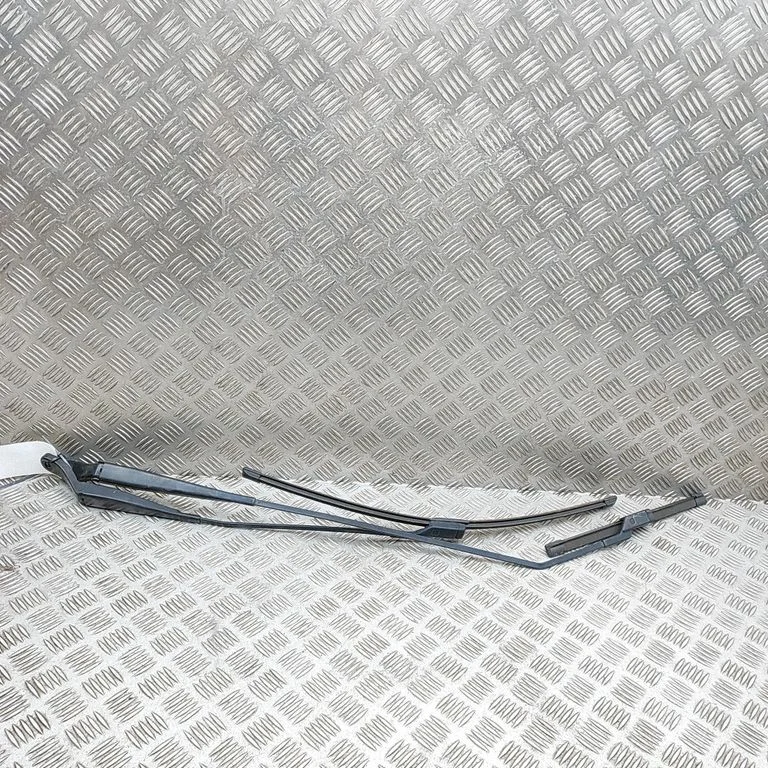 Priekšējā stikla tīrītājs 288863986R