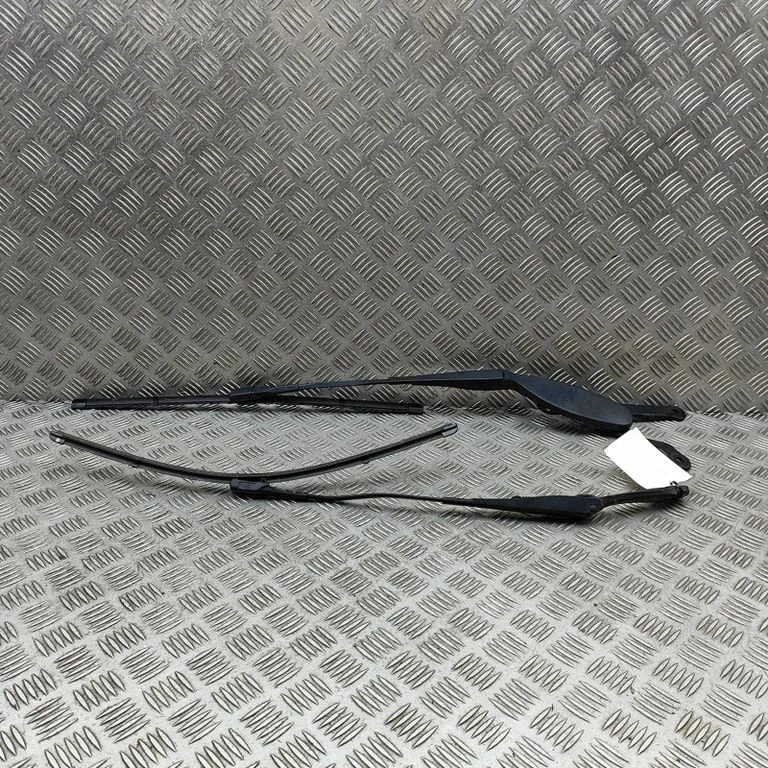 Priekšējā stikla tīrītājs W000051791
