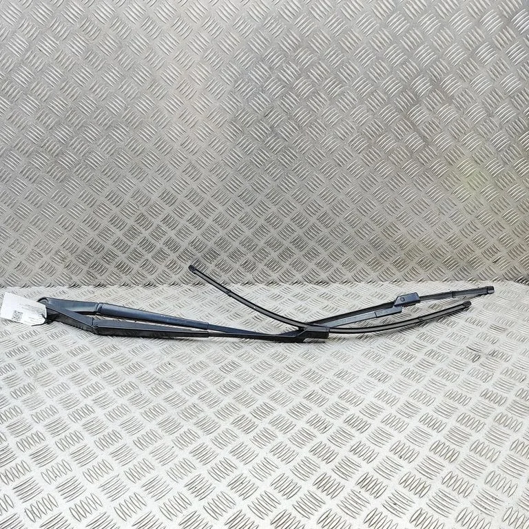 Priekšējā stikla tīrītājs BK3117526CD