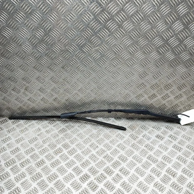 Windshield/front glass wiper blade 9830982080