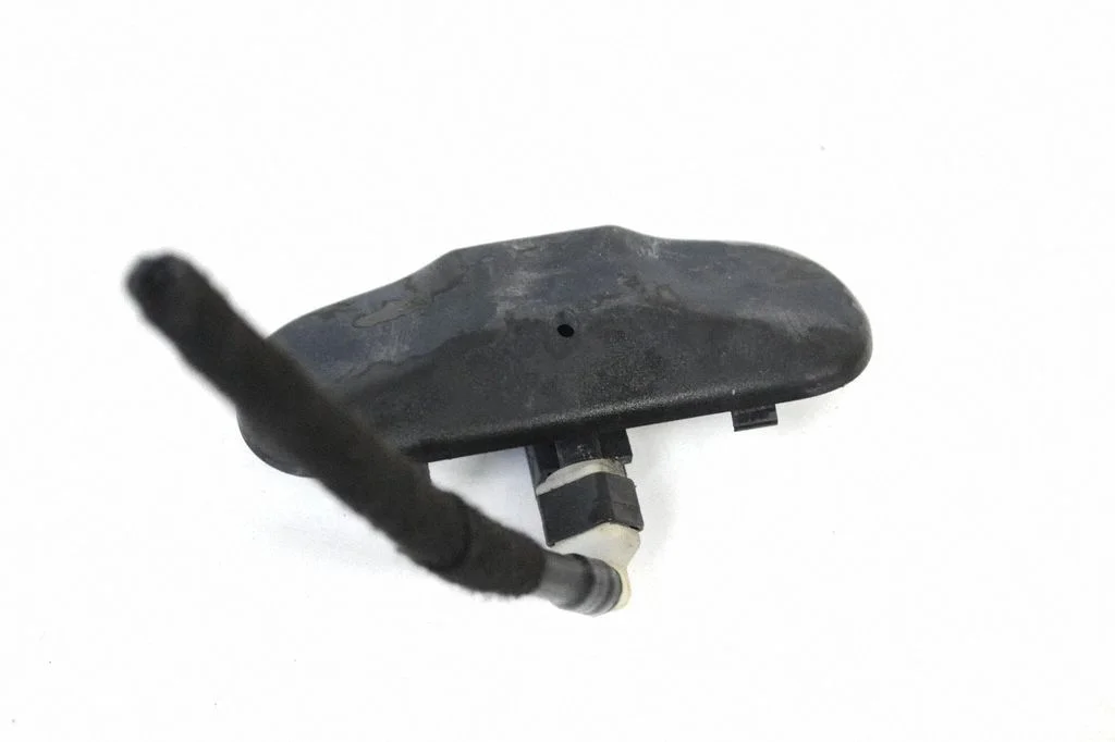 Windshield washer spray nozzle – Volkswagen Scirocco (2008-2016)