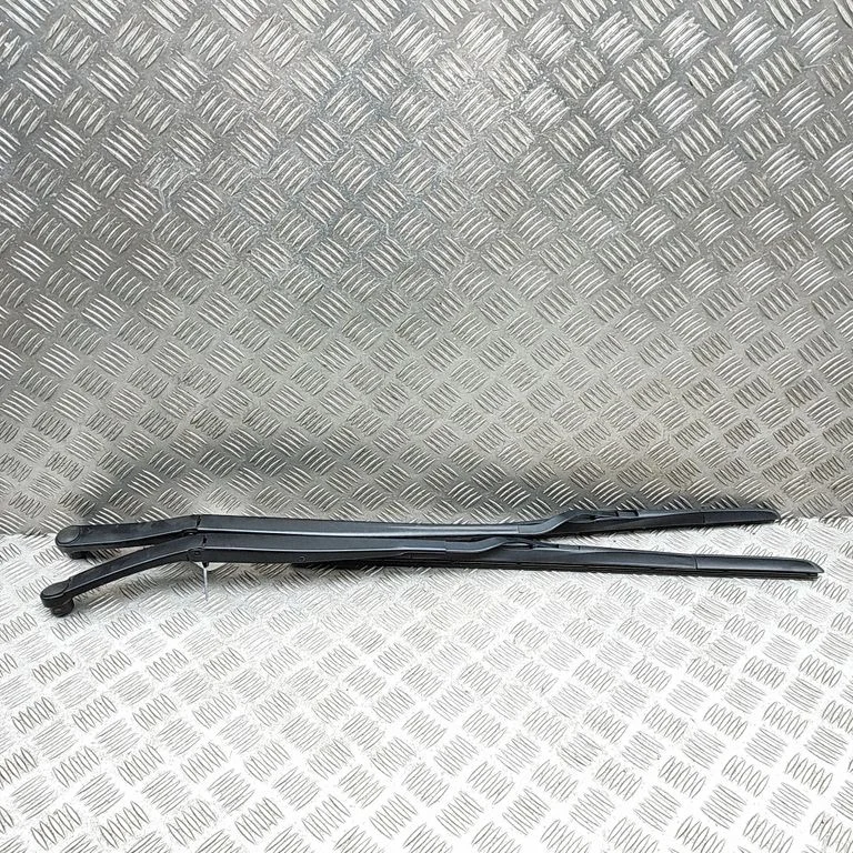 Windshield/front glass wiper blade 98321AR910