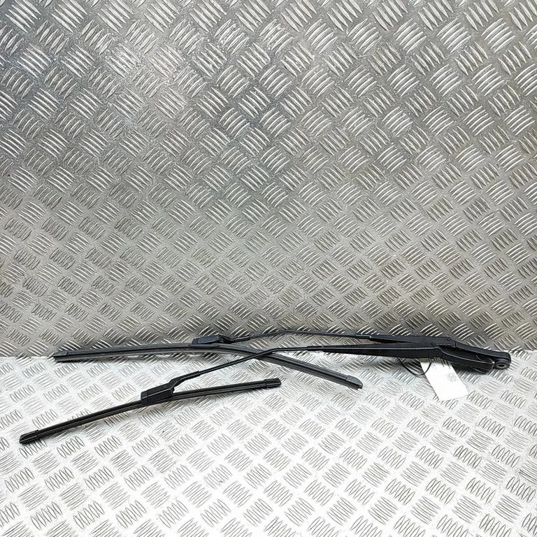 Priekšējā stikla tīrītājs 10728272