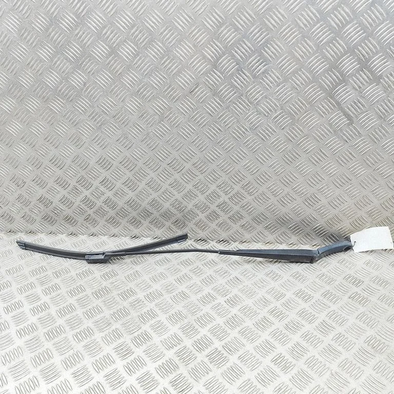 Esiklaasi kojamees 3C8955409C