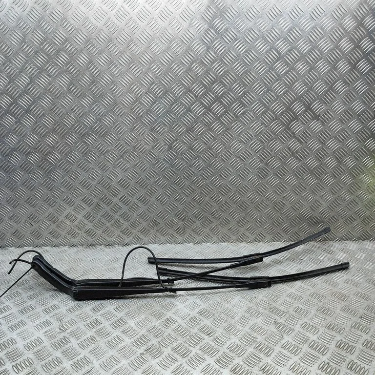 Windshield/front glass wiper blade – Volkswagen Crafter (2006-2016)