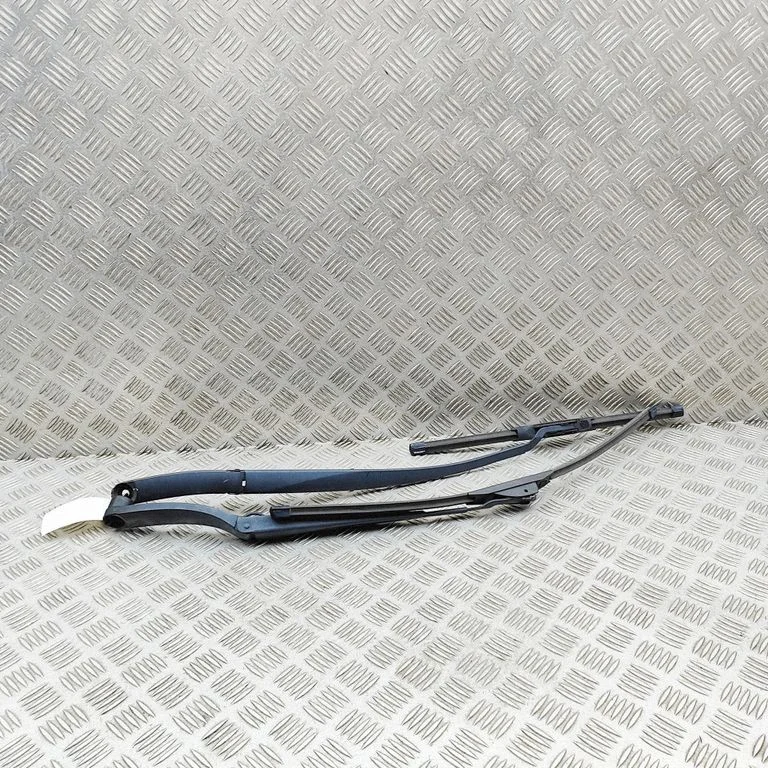 Priekšējā stikla tīrītājs 98321D4900