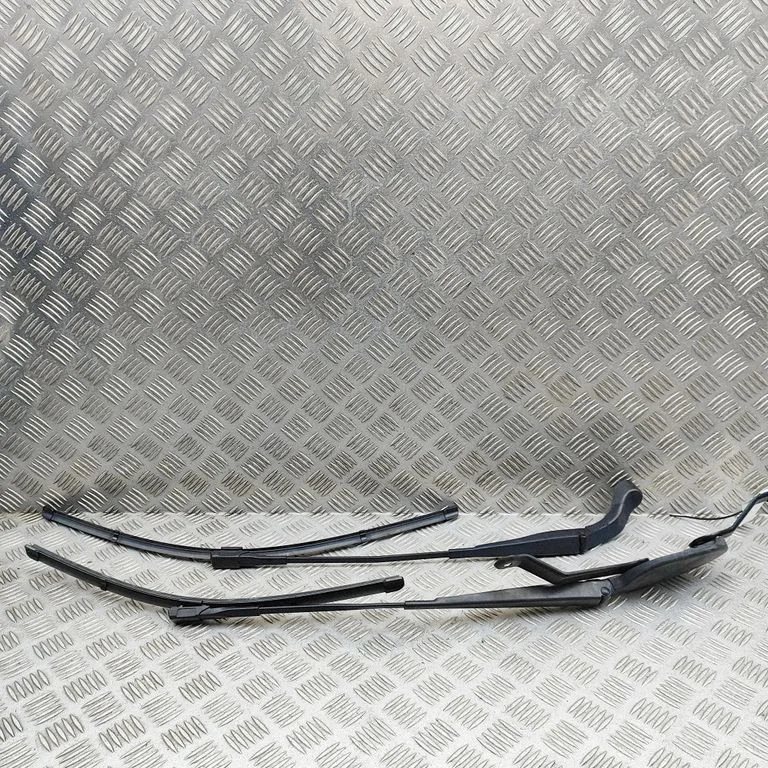 Priekšējā stikla tīrītājs A2478204800