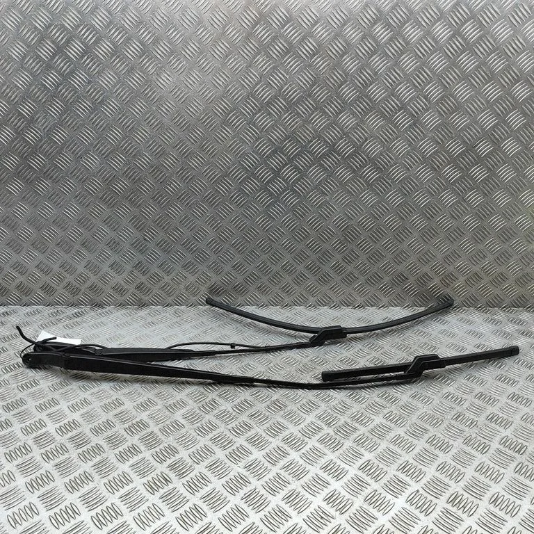 Windshield/front glass wiper blade 7T2955409A
