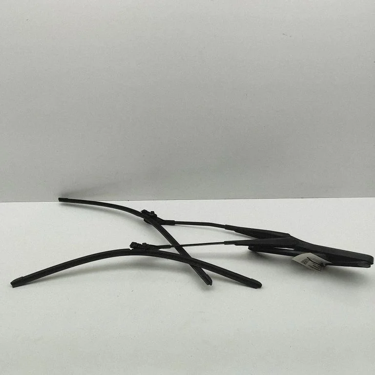 Windshield/front glass wiper blade – Volkswagen Touareg II (2010-2018)