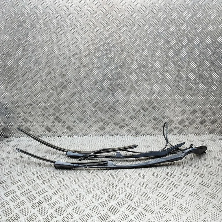 Priekšējā stikla tīrītājs 50535821