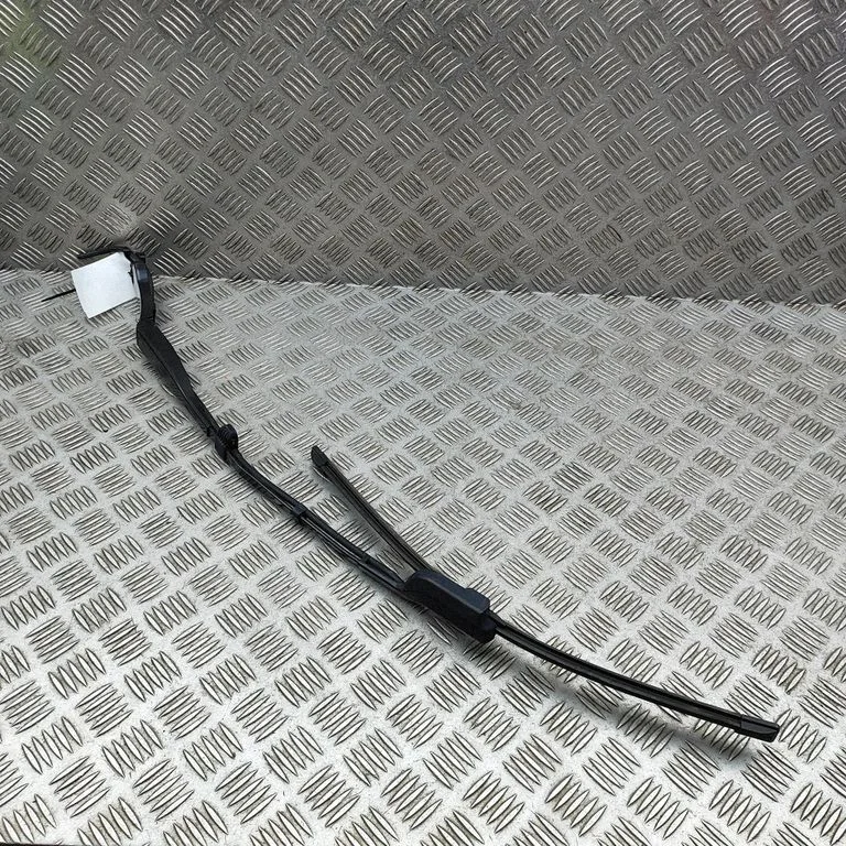 Windshield/front glass wiper blade 32341356
