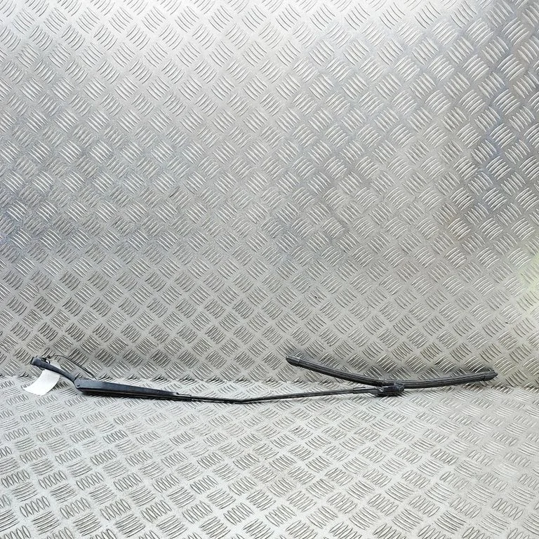 Windshield/front glass wiper blade SA3F5205220