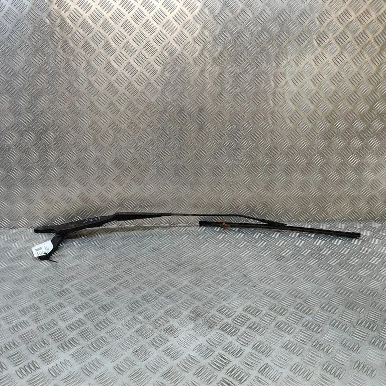 Priekšējā stikla tīrītājs A2978204700