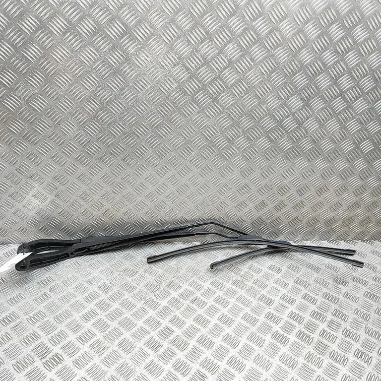 Windshield/front glass wiper blade 05113065AB