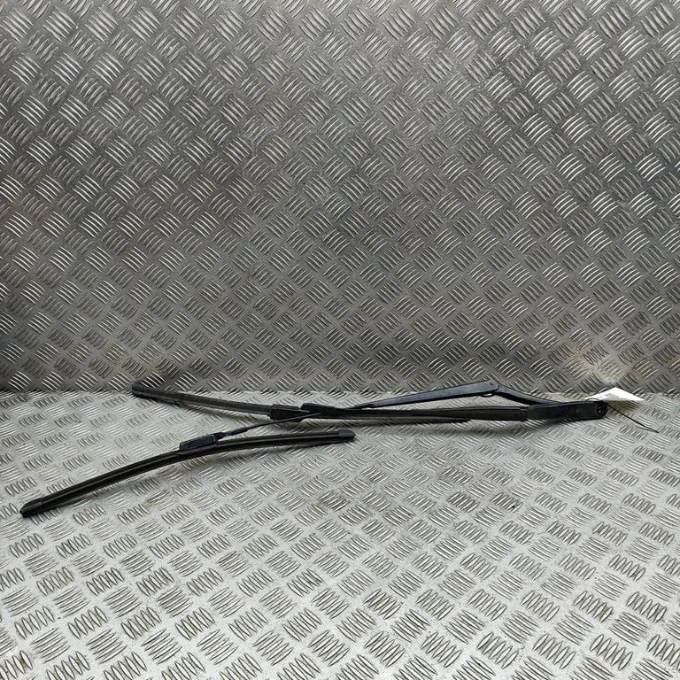Priekšējā stikla tīrītājs JX7B17526BB