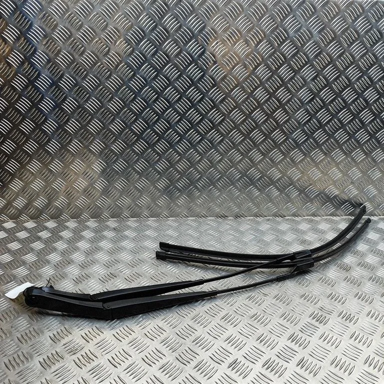 Priekšējā stikla tīrītājs 10A955410RBH