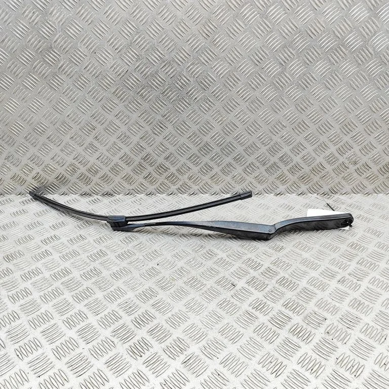 Windshield/front glass wiper blade – BMW 5 Series F10 F11 (2009-2016)
