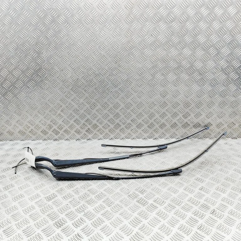 Priekšējā stikla tīrītājs A9108203500