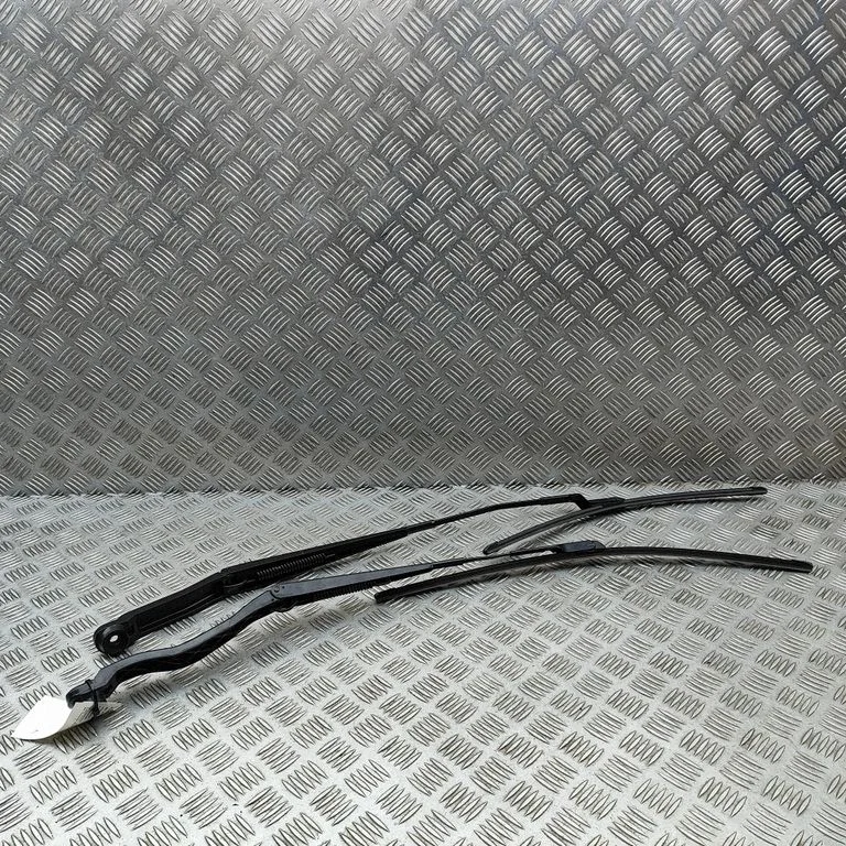 Windshield/front glass wiper blade – Land Rover Discovery Sport (2014-)