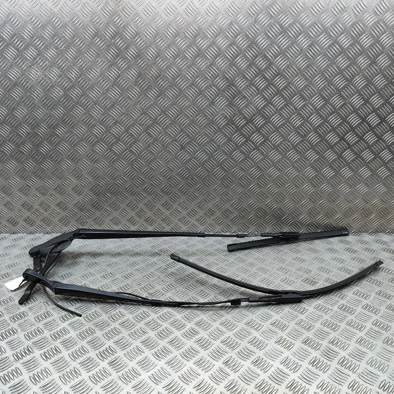 Priekšējā stikla tīrītājs 107607700B