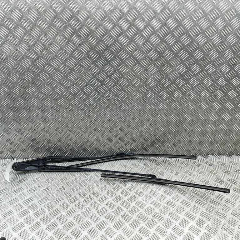 Windshield/front glass wiper blade – Volkswagen Touareg III (2018-)